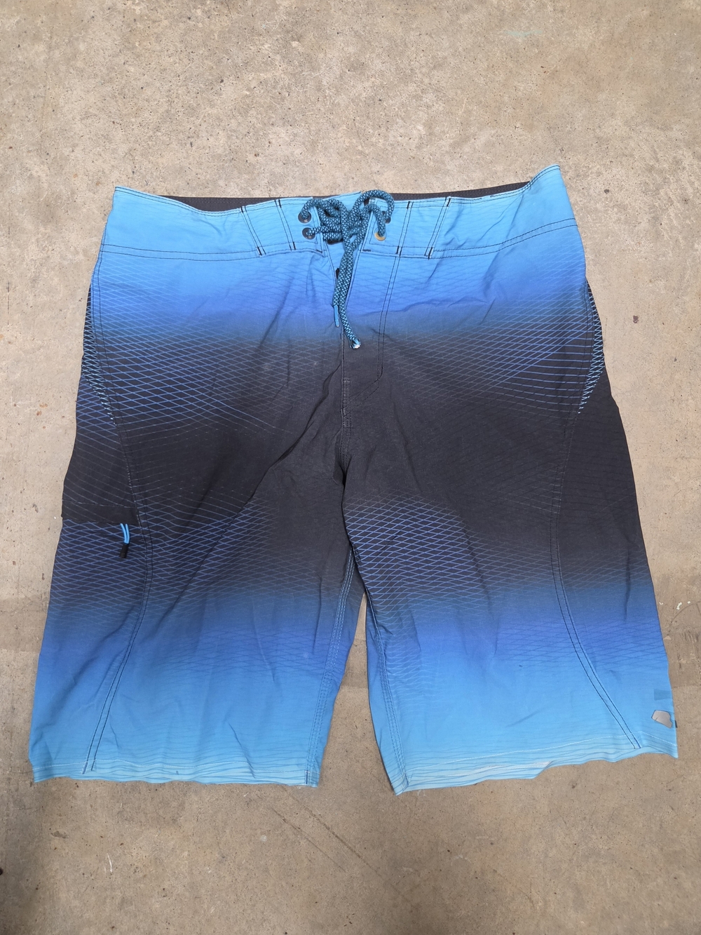 Billabong Men's Gradient Board Shorts in Blue & Black